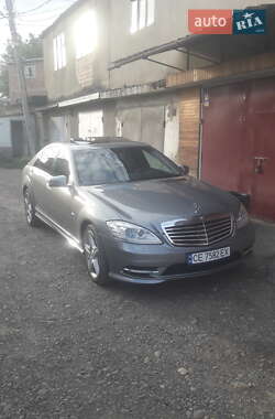 Mercedes-Benz S-Class  2010