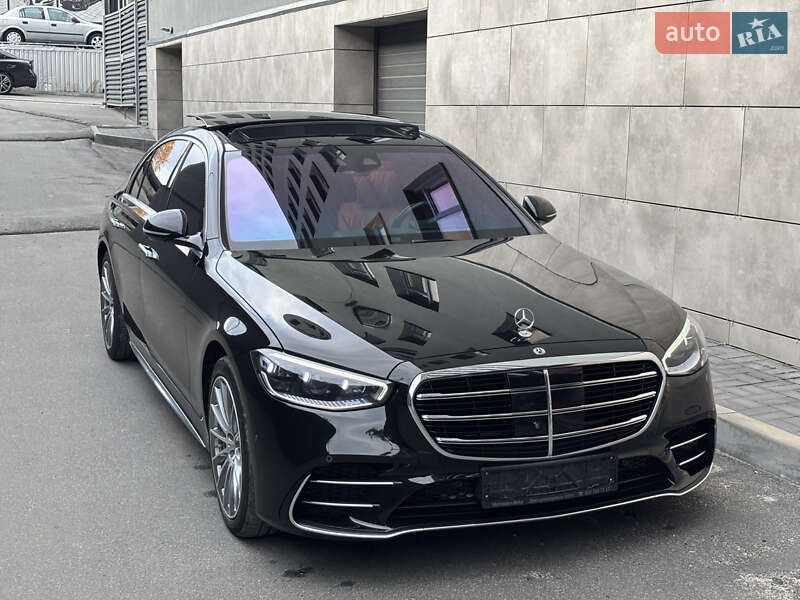 Mercedes-Benz S-Class