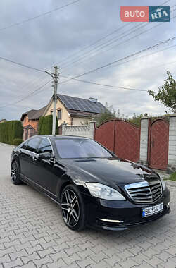 Mercedes-Benz S-Class 2010