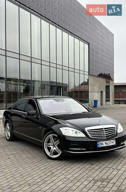 Mercedes-Benz S-Class  2011