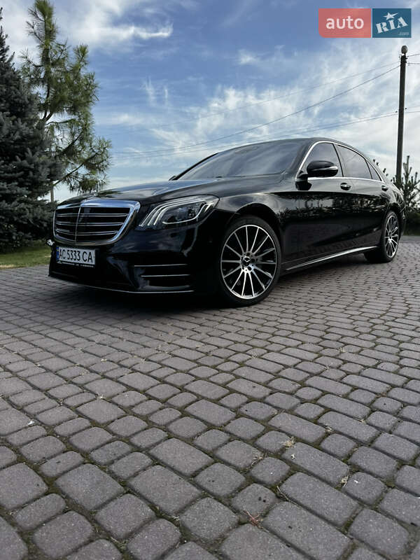 Седан Mercedes-Benz S-Class