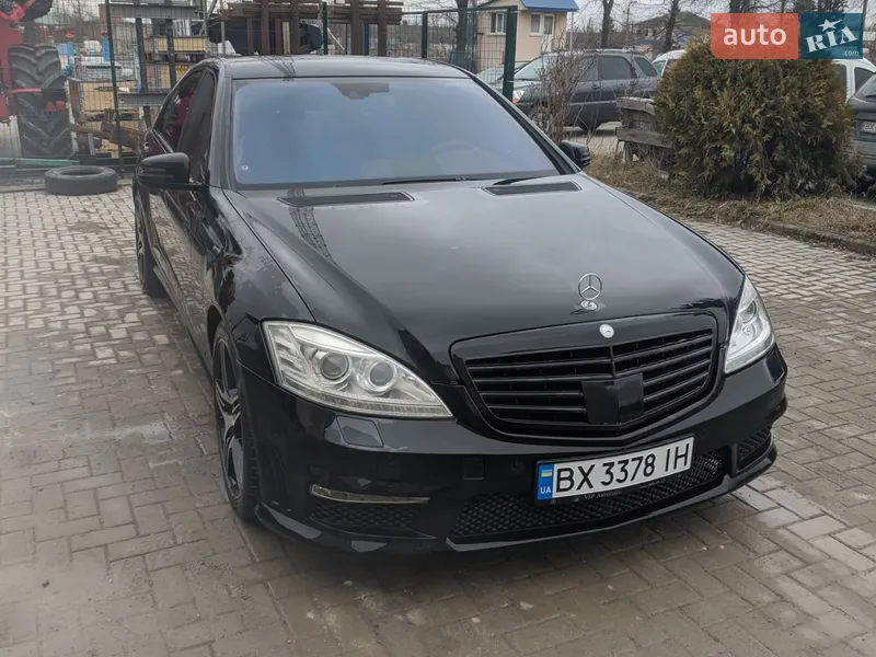 Mercedes-Benz S-Class