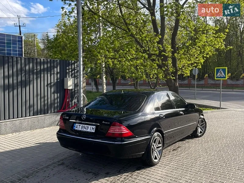 Mercedes-Benz S-Class