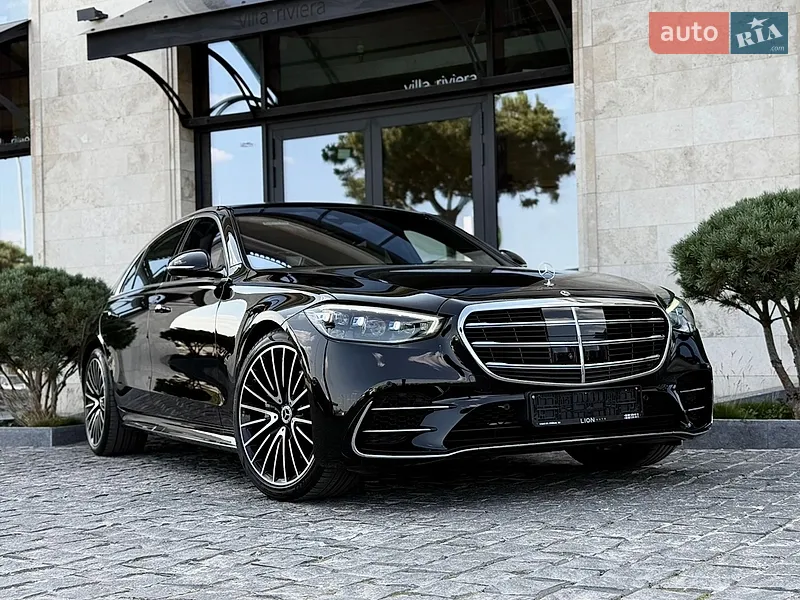 Mercedes-Benz S-Class