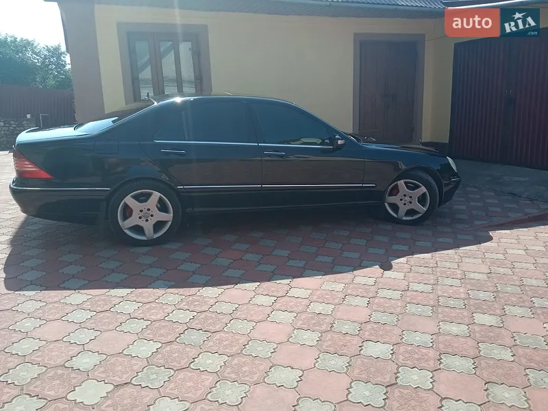 Mercedes-Benz S-Class