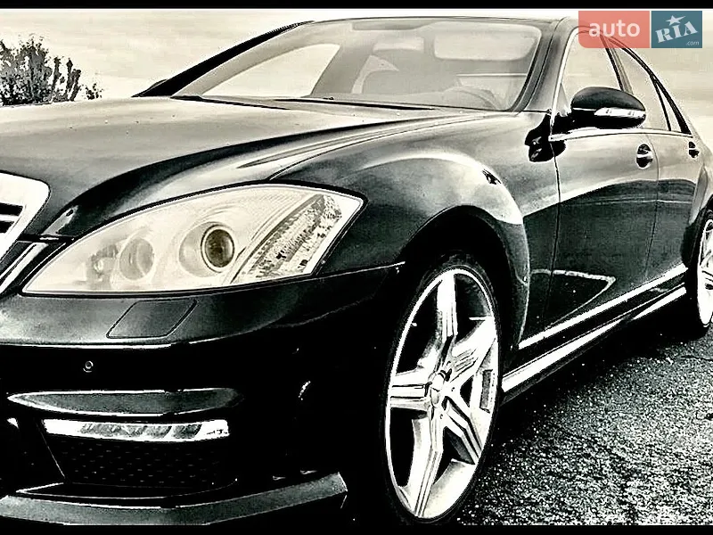 Mercedes-Benz S-Class