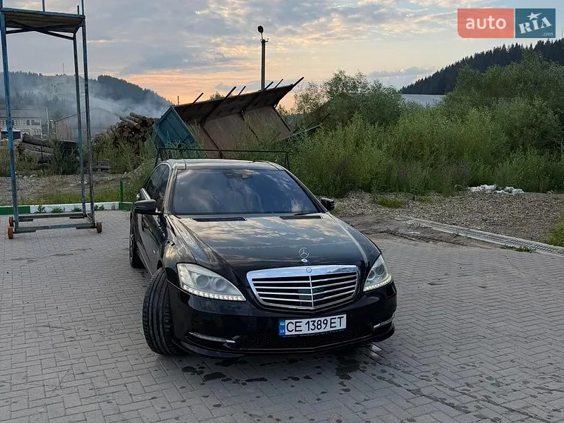 Mercedes-Benz S-Class 2011