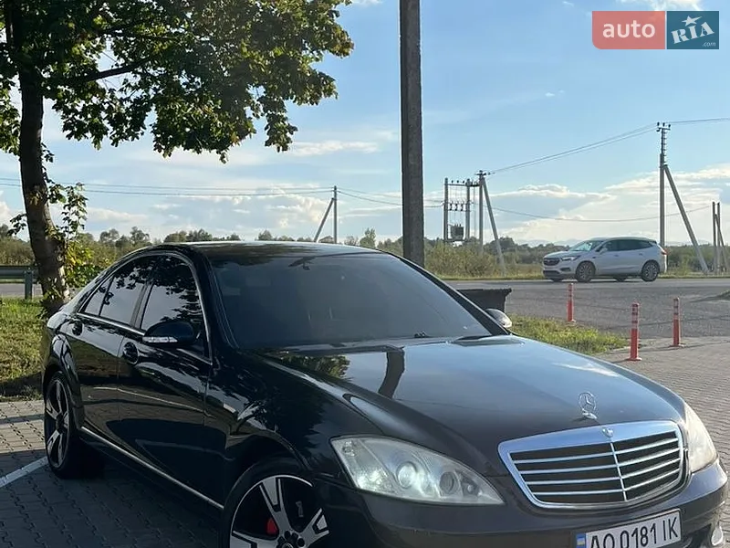 Mercedes-Benz S-Class