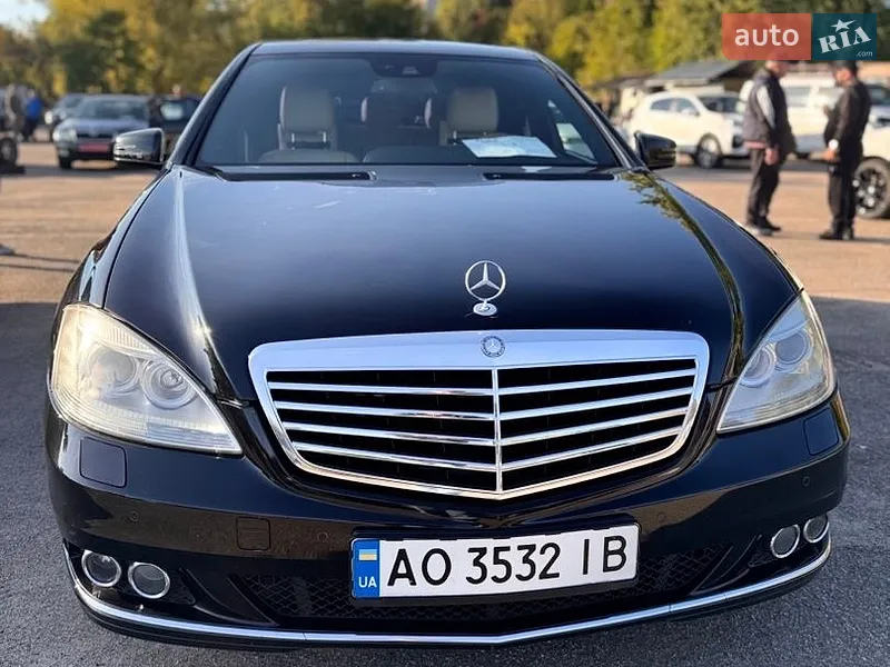 Mercedes-Benz S-Class 2011