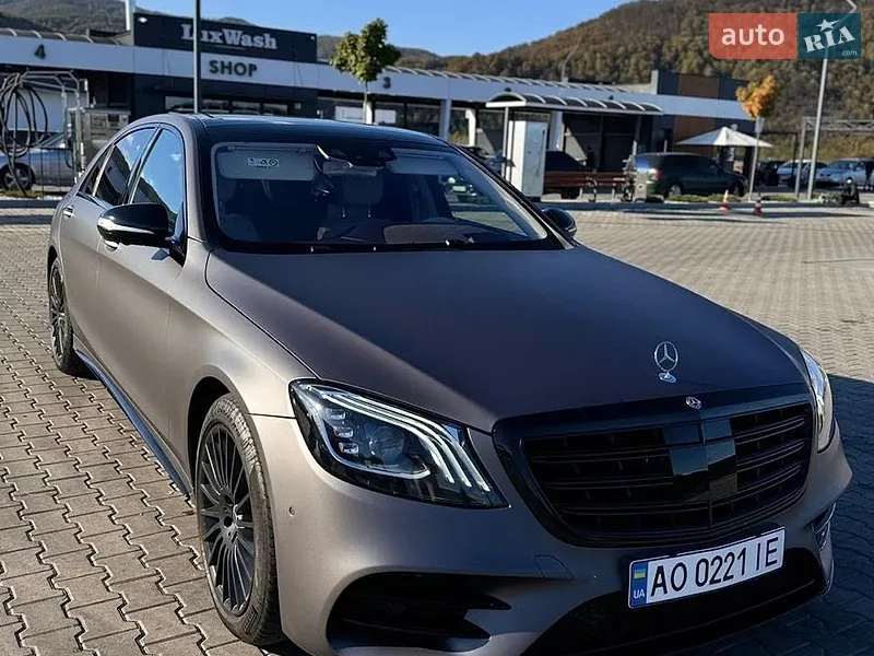 Mercedes-Benz S-Class