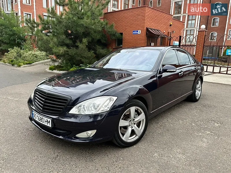 Mercedes-Benz S-Class