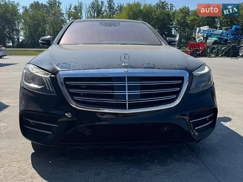 Mercedes-Benz S-Class