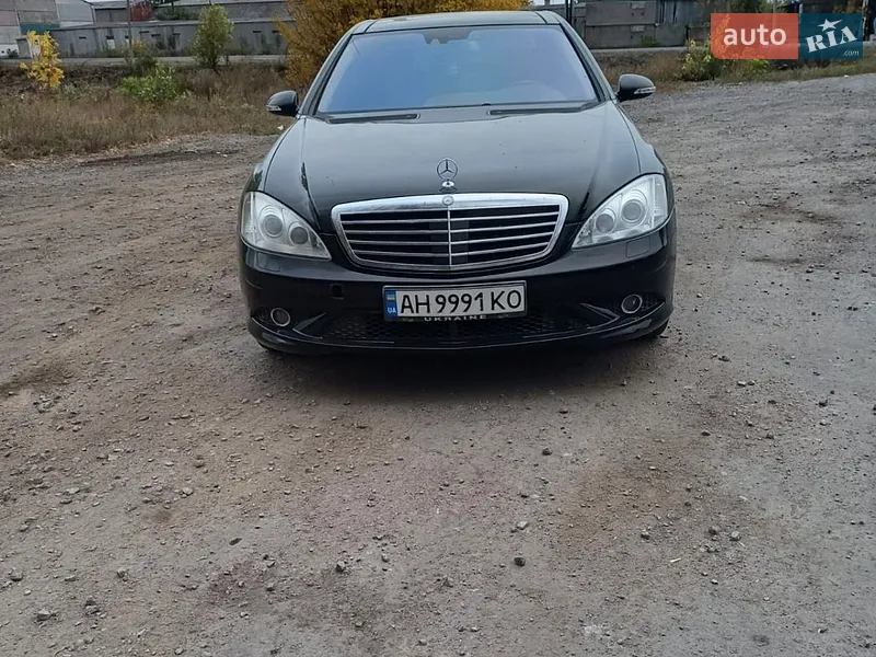 Mercedes-Benz S-Class