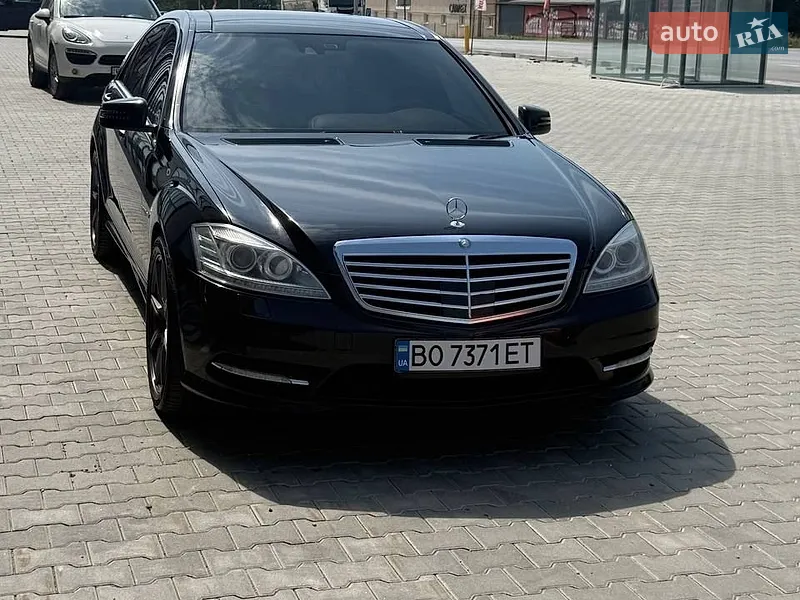 Mercedes-Benz S-Class