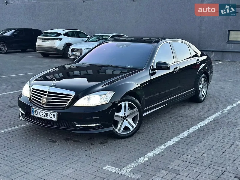 Mercedes-Benz S-Class