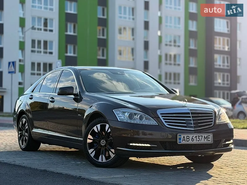 Mercedes-Benz S-Class