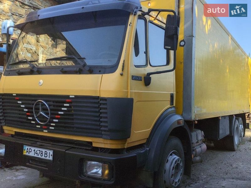 Грузовой фургон Mercedes-Benz SK-Series