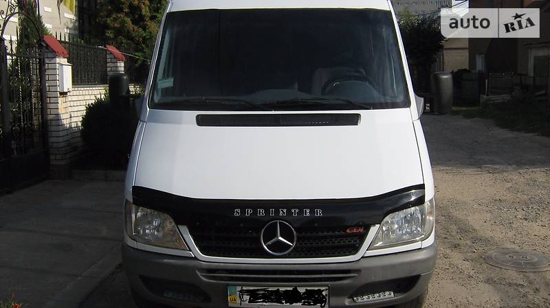 Мікроавтобус Mercedes-Benz Sprinter