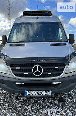 Mercedes-Benz Sprinter  2011