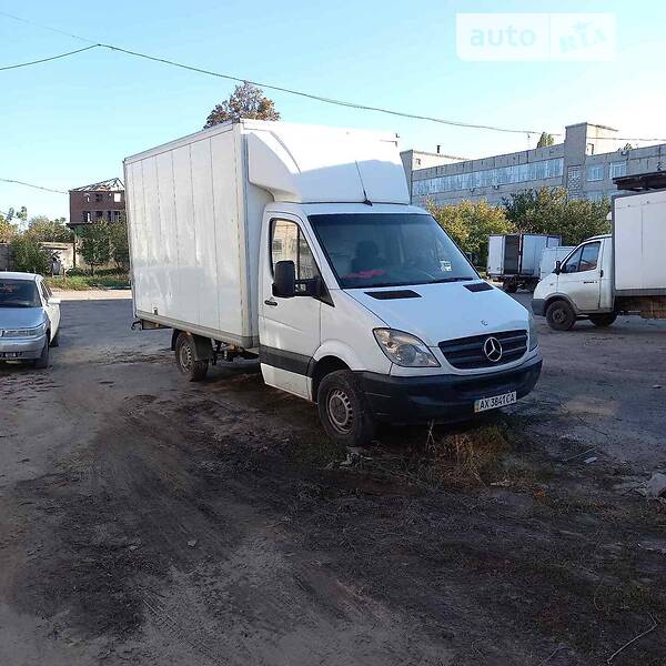 Грузовой фургон Mercedes-Benz Sprinter