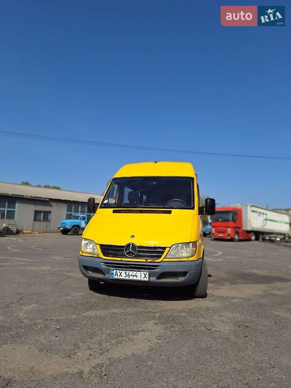 Микроавтобус Mercedes-Benz Sprinter