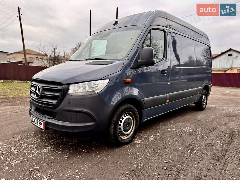 Грузовики Mercedes-Benz Sprinter