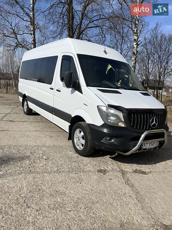 Хетчбек Mercedes-Benz Sprinter