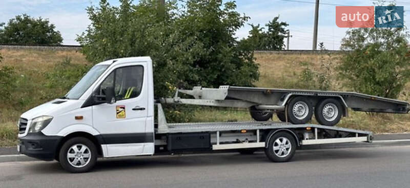 Евакуатор Mercedes-Benz Sprinter