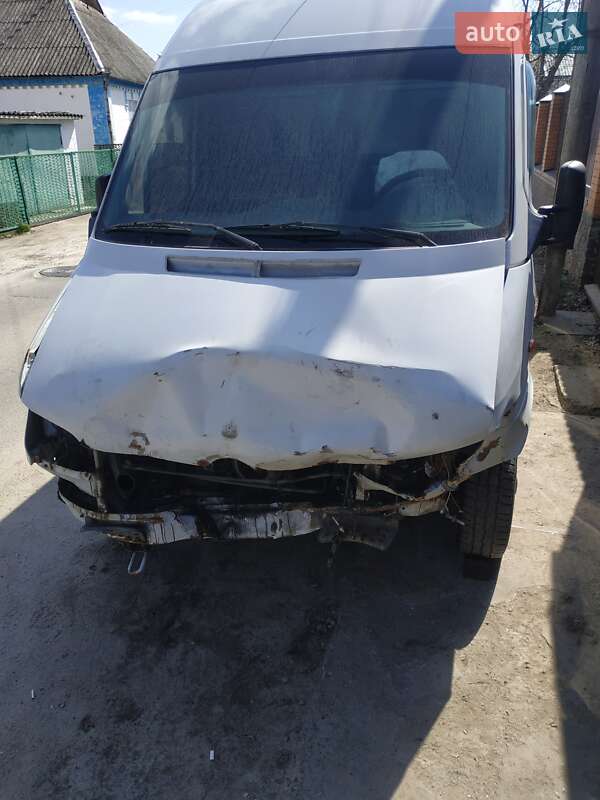 Вантажний фургон Mercedes-Benz Sprinter