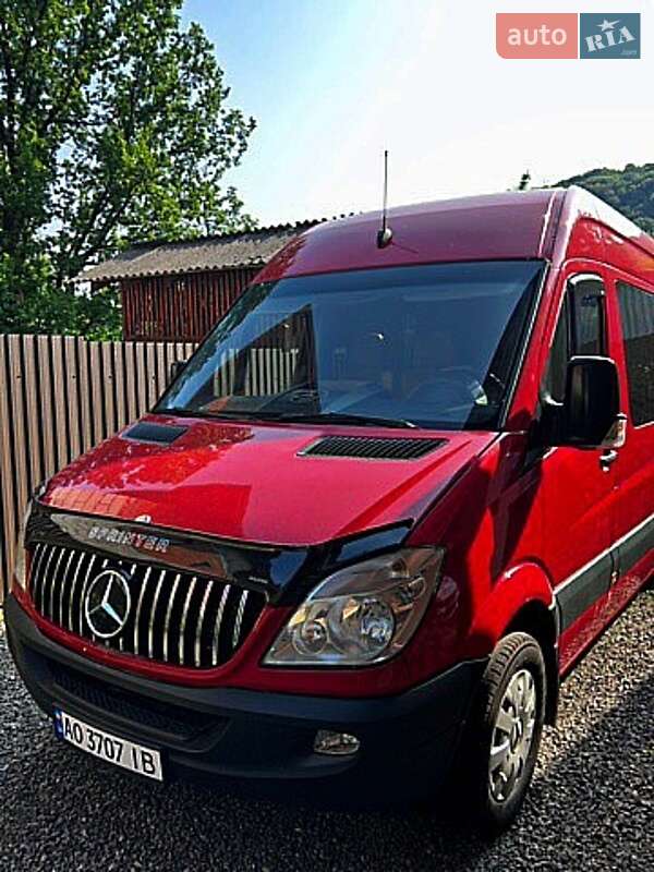 Микроавтобус Mercedes-Benz Sprinter