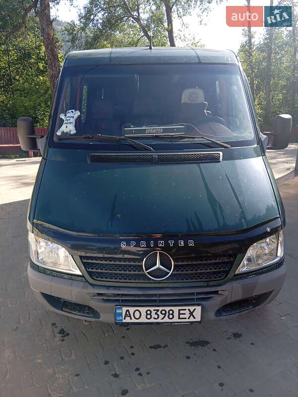 Седан Mercedes-Benz Sprinter