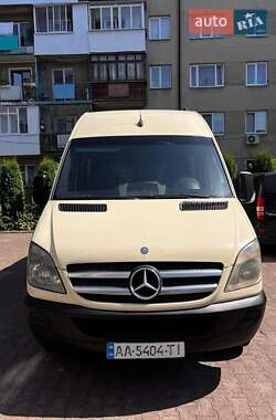 Mercedes-Benz Sprinter  2011