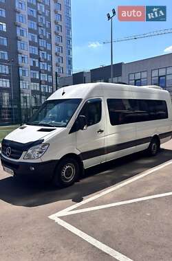 Mercedes-Benz Sprinter  2011