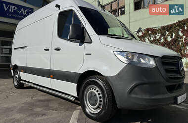 Mercedes-Benz Sprinter  2021