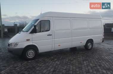 Mercedes-Benz Sprinter  2004