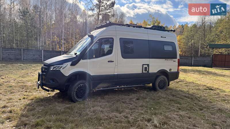 Позашляховик / Кросовер Mercedes-Benz Sprinter