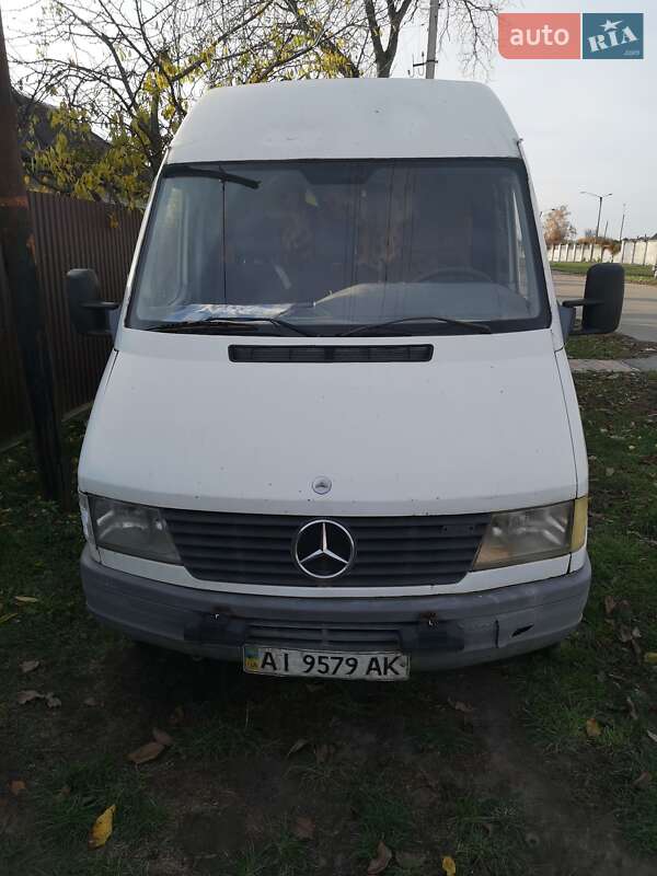 Мікроавтобус Mercedes-Benz Sprinter