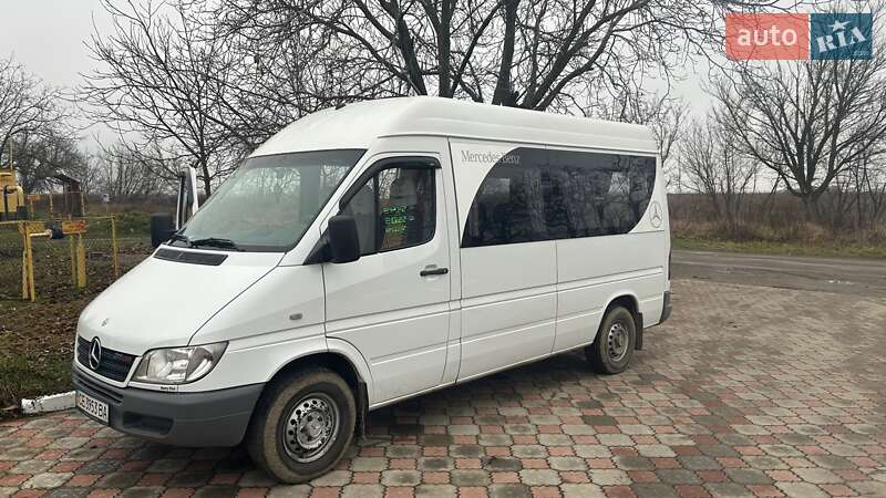 Седан Mercedes-Benz Sprinter