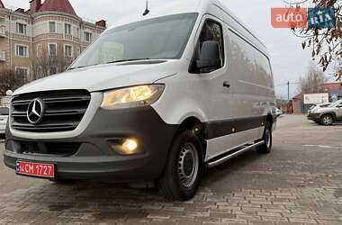 Mercedes-Benz Sprinter  2021