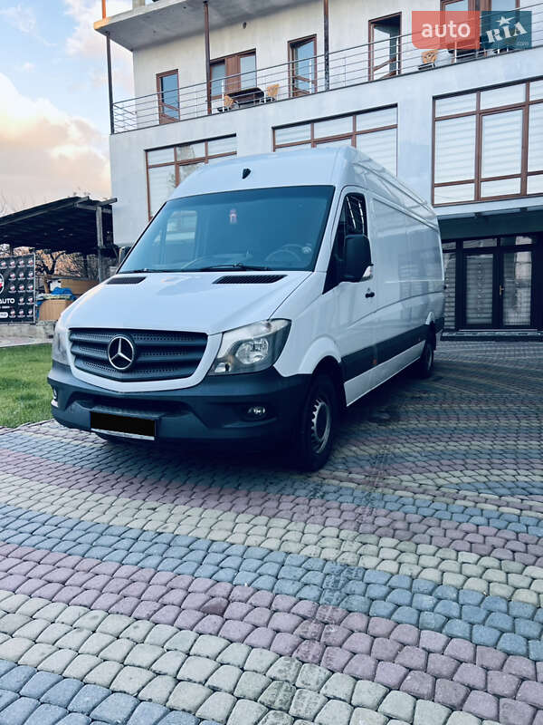 Грузовой фургон Mercedes-Benz Sprinter