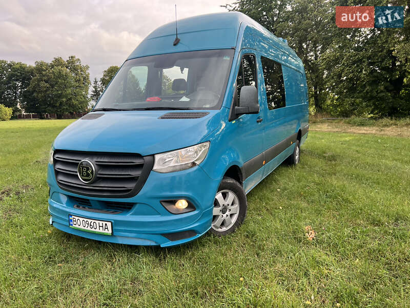 Минивэн Mercedes-Benz Sprinter