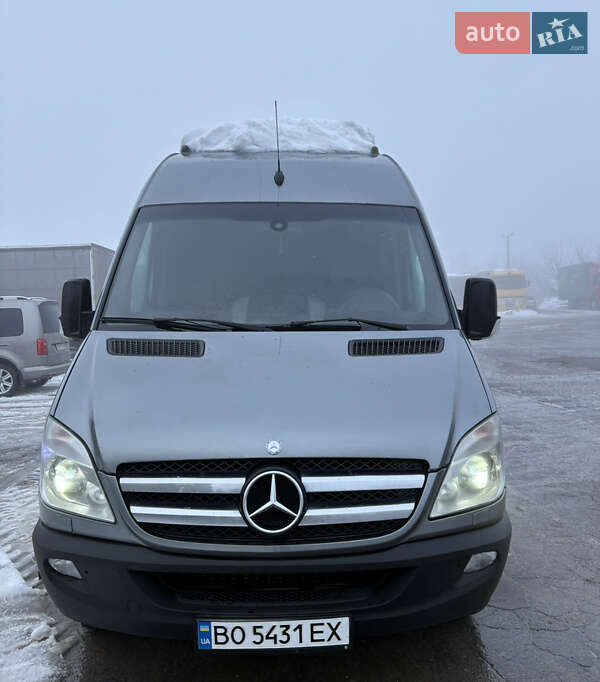 Грузопассажирский фургон Mercedes-Benz Sprinter