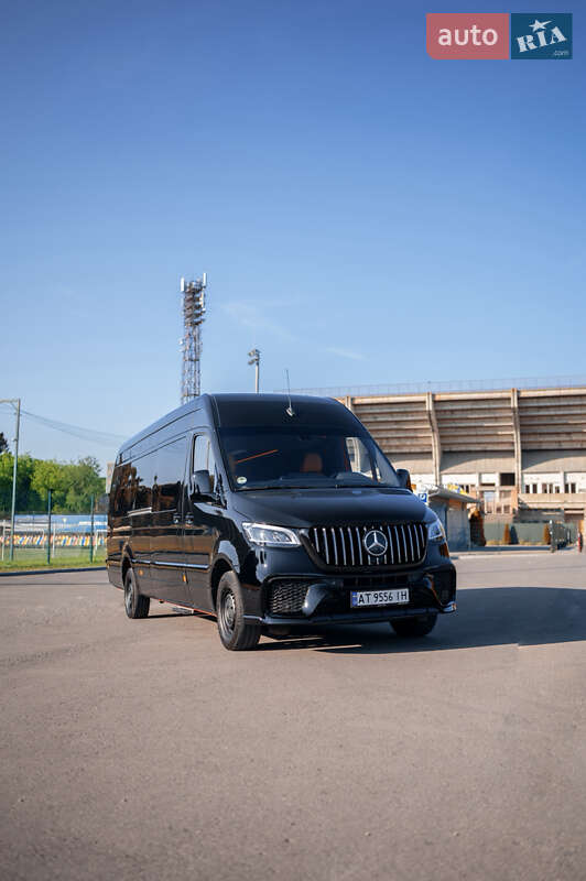 Седан Mercedes-Benz Sprinter