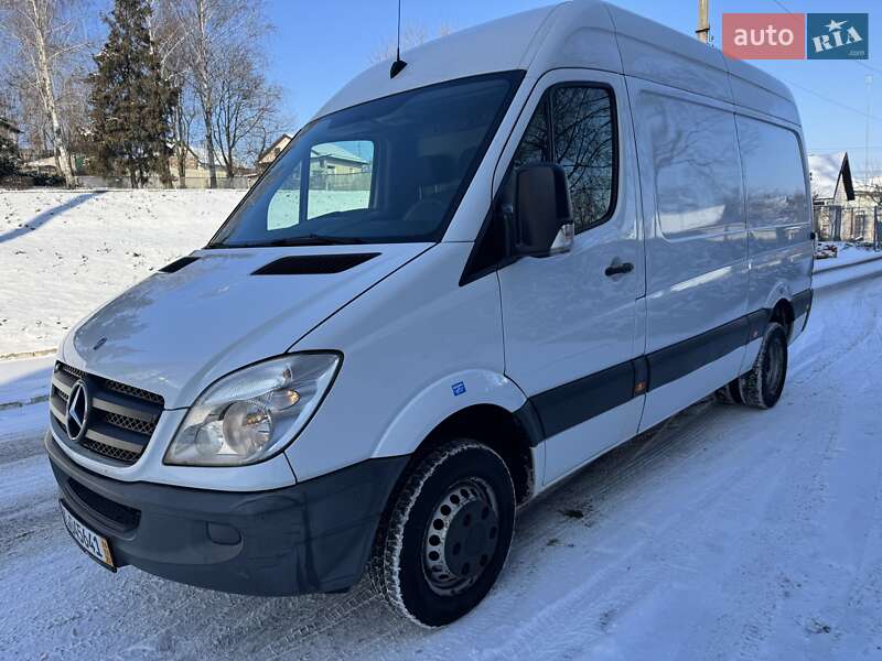 Вантажний фургон Mercedes-Benz Sprinter
