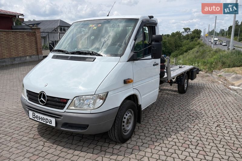 Евакуатор Mercedes-Benz Sprinter