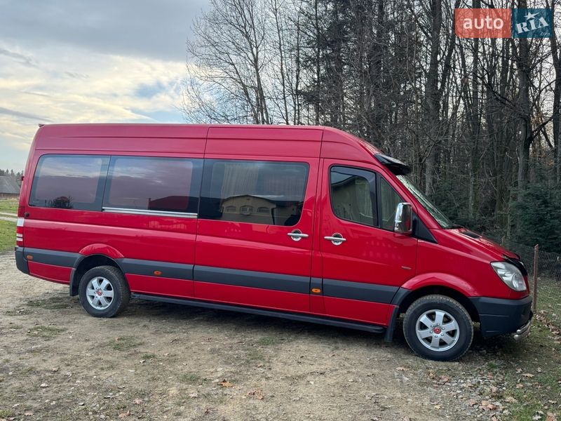 Универсал Mercedes-Benz Sprinter