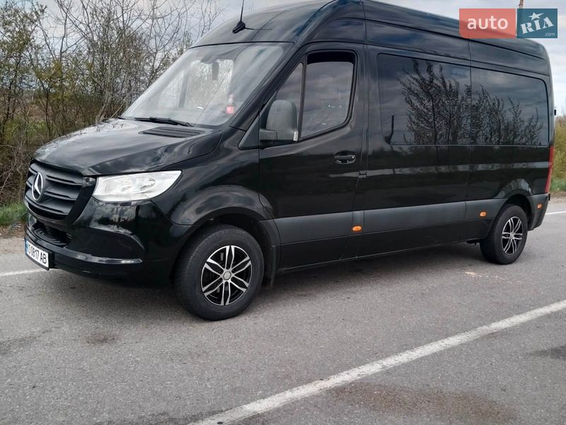 Седан Mercedes-Benz Sprinter