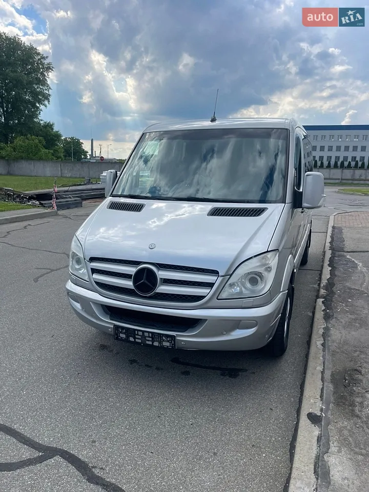 2011 Mercedes-Benz Sprinter - мініатюра 2
