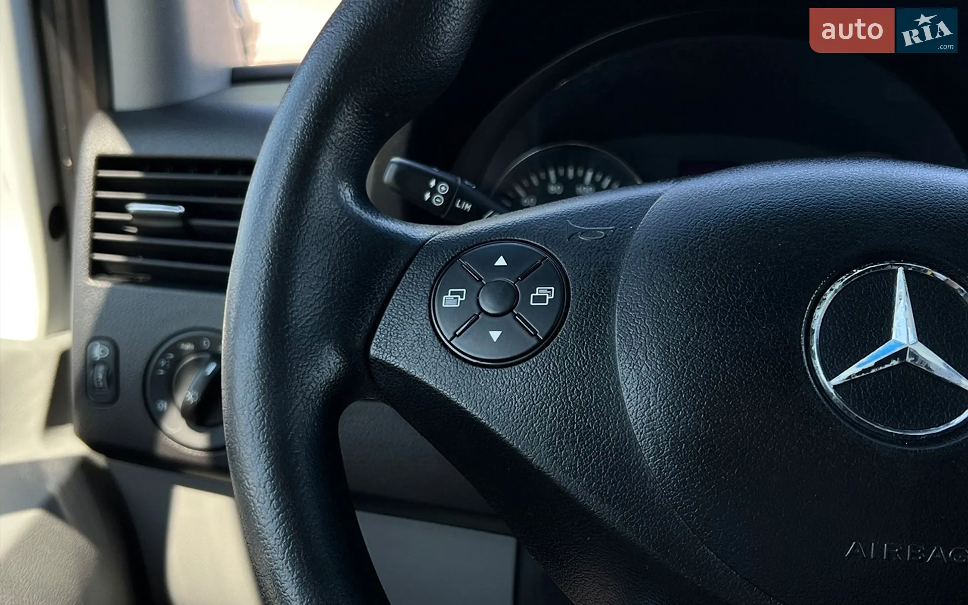 Mercedes-Benz Sprinter 2018 VIN WDB9066331P616779 фото оголошення 11 з 20