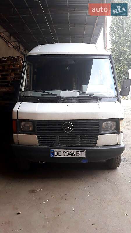 Вантажний фургон Mercedes-Benz T1
